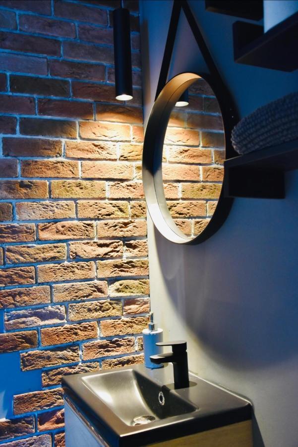 Chic Penthouse Industrial-Style Apartment มอสตา ภายนอก รูปภาพ