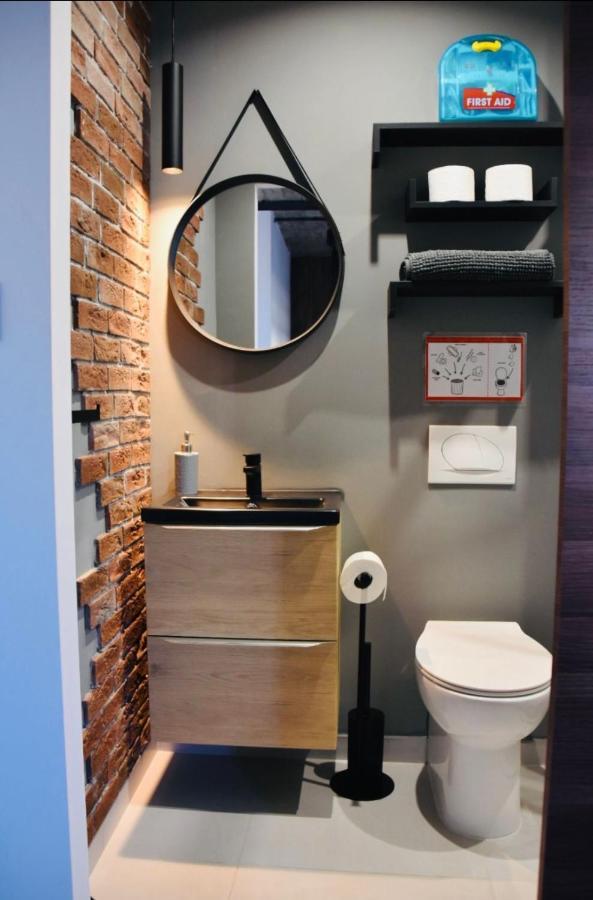 Chic Penthouse Industrial-Style Apartment มอสตา ภายนอก รูปภาพ